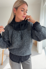 Pull gris