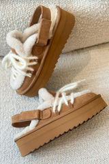 Colors of california Sabot with laces