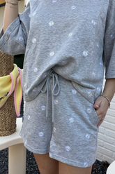 SHORT GRIS À MARGUERITES