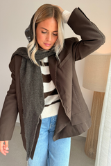 Blazer choco avec surpiqûres blanche