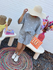 SHORT GRIS À MARGUERITES