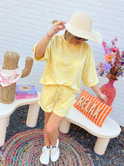 SHORT JAUNE PASTEL À MARGUERITES