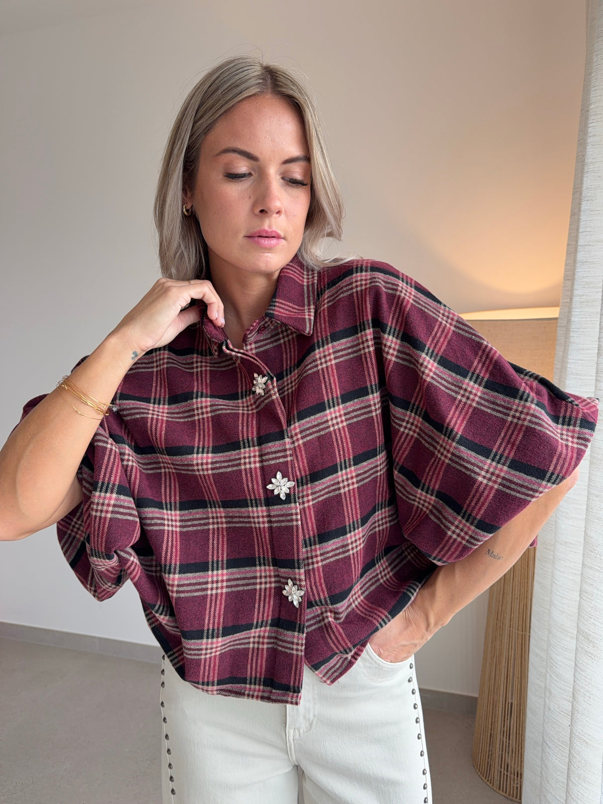 Chemise à carreaux bordeaux manches 3/4, boutons bijoux