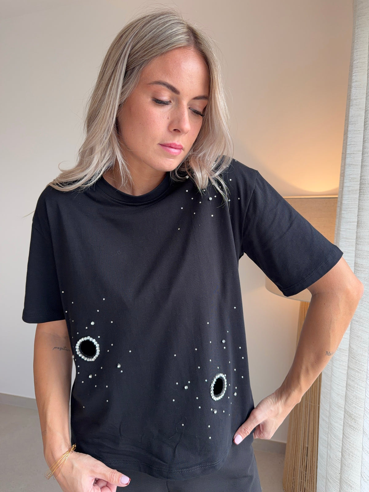 T-shirt noir à paillettes