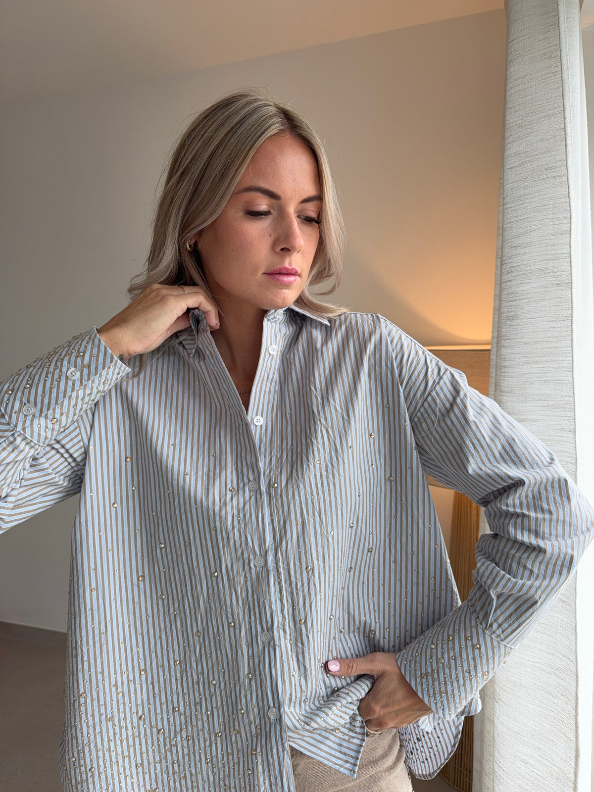 Chemise rayée beige et bleu