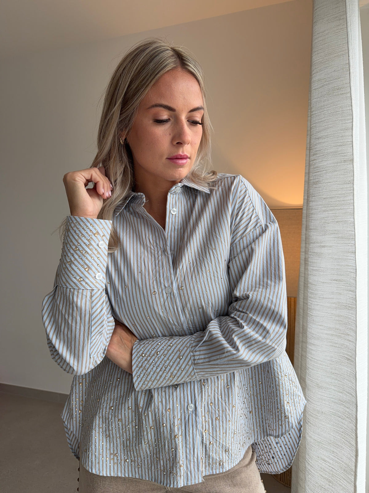 Chemise rayée beige et bleu
