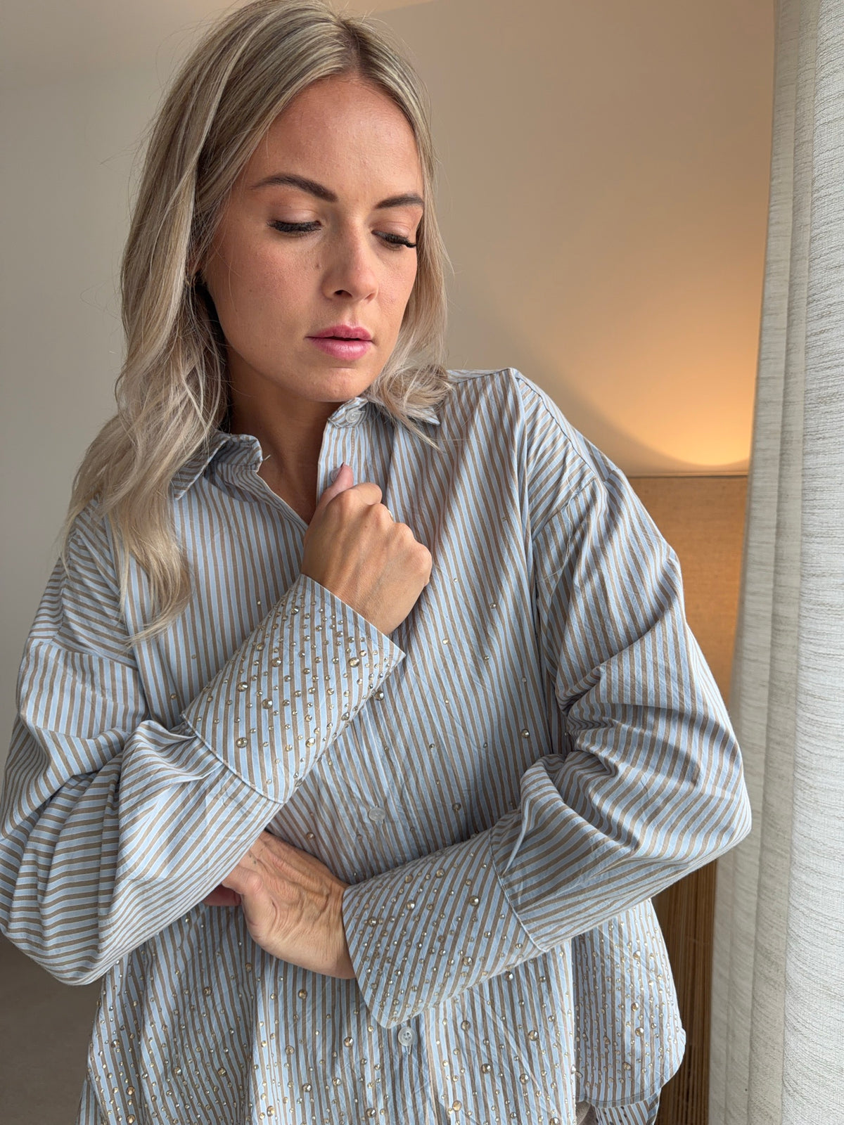 Chemise rayée beige et bleu