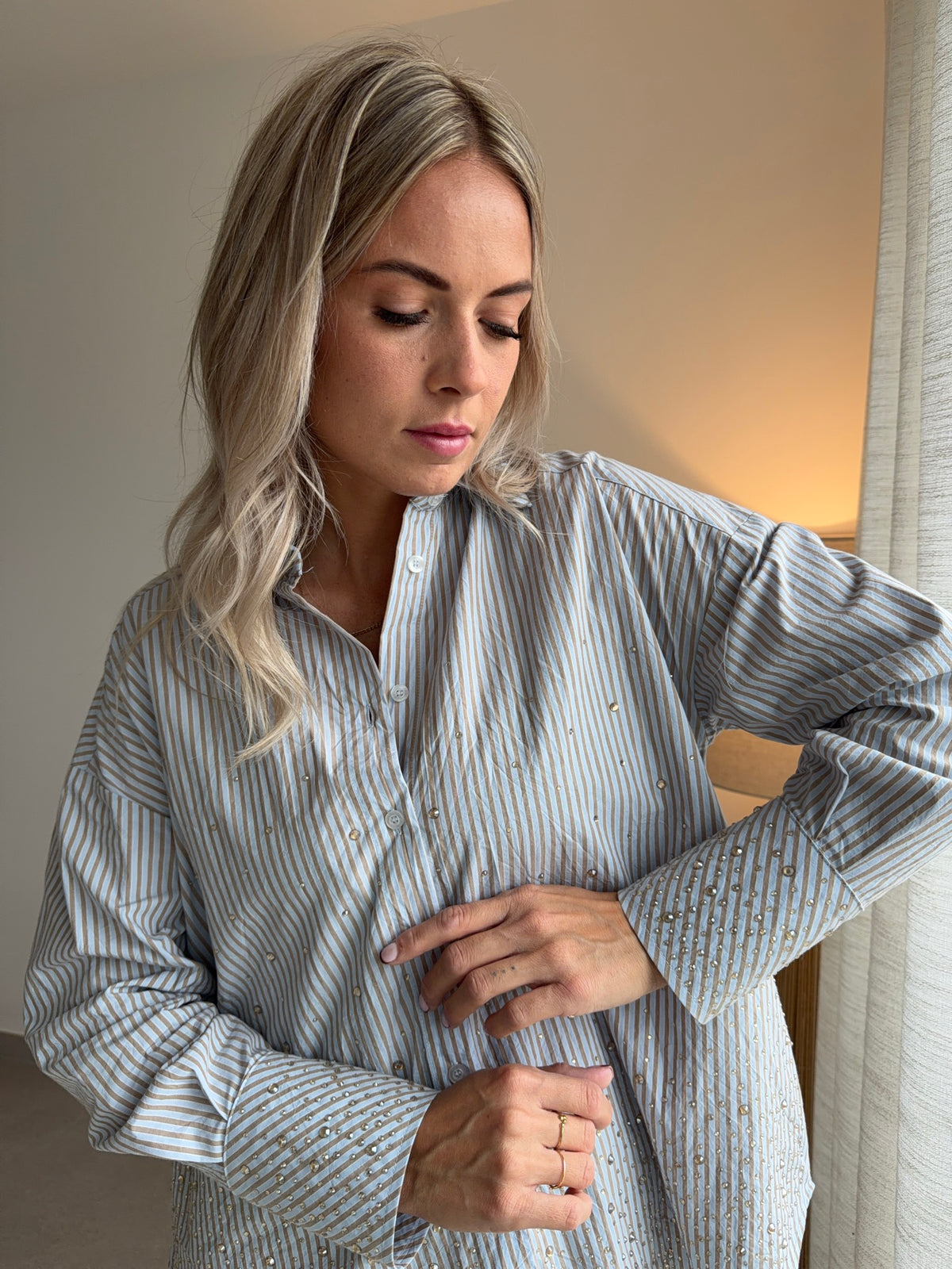 Chemise rayée beige et bleu