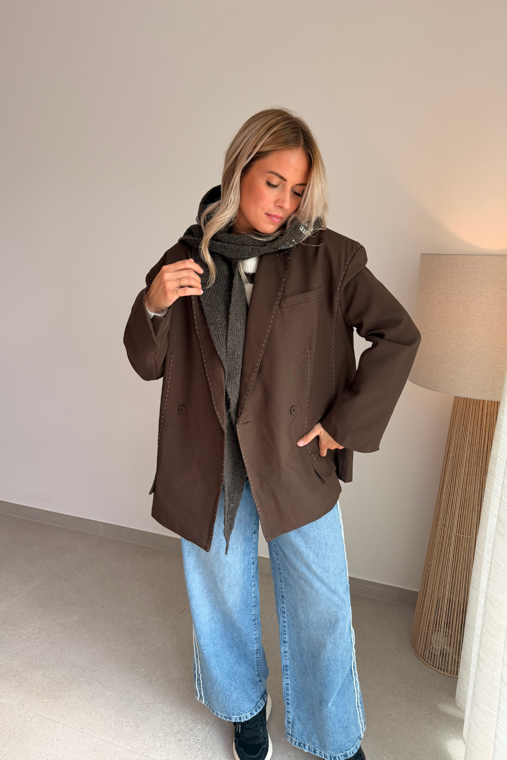 Blazer choco avec surpiqûres blanche