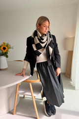 Jupe longue en simili cuir noir