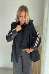 Blazer noir ligne blanche