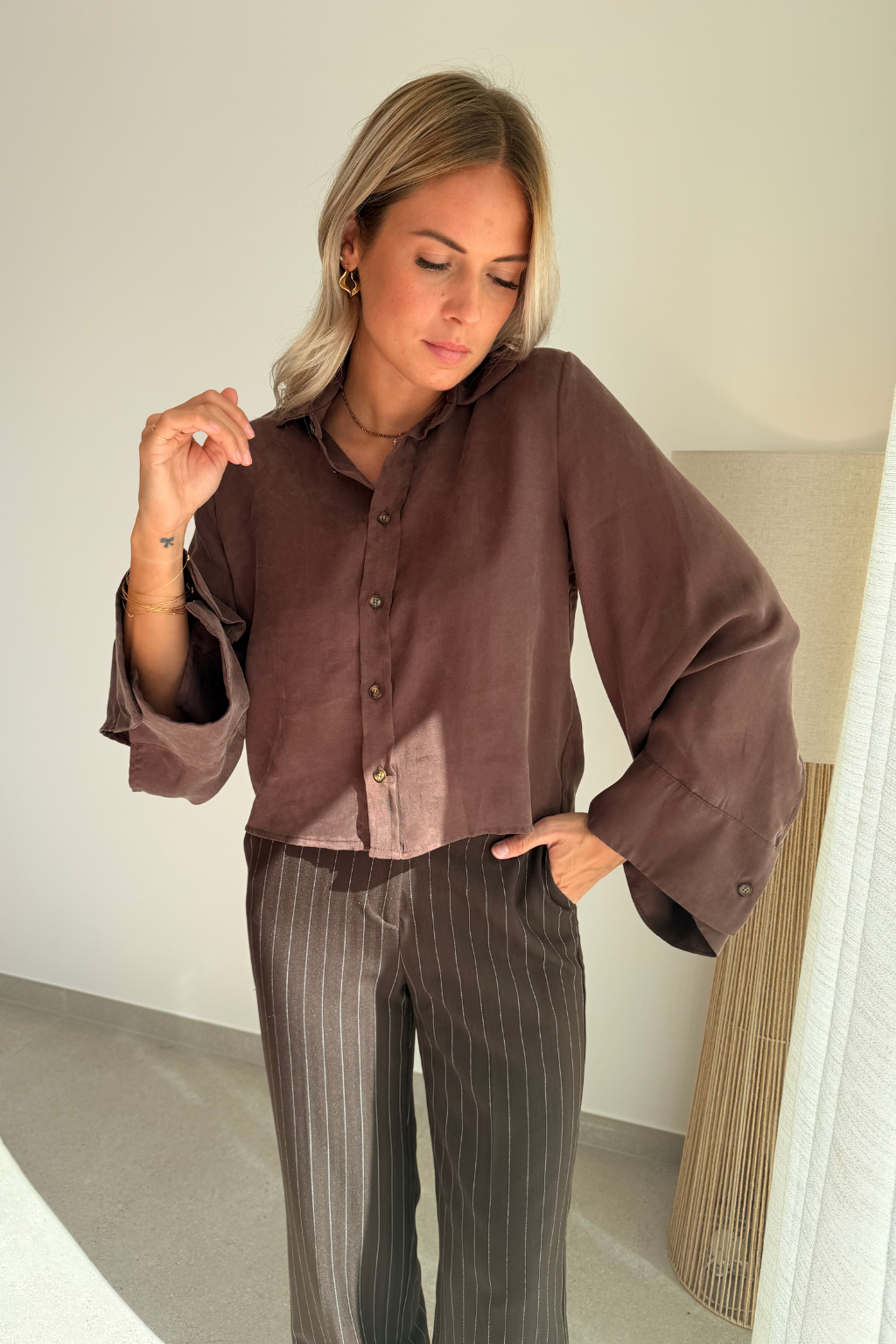 Chemise brune