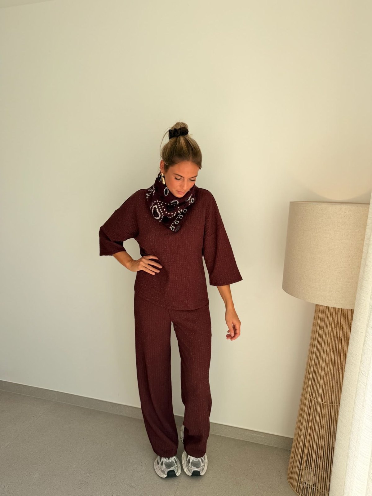 Ensemble top et pantalon Milla bordeaux avec foulard bandana