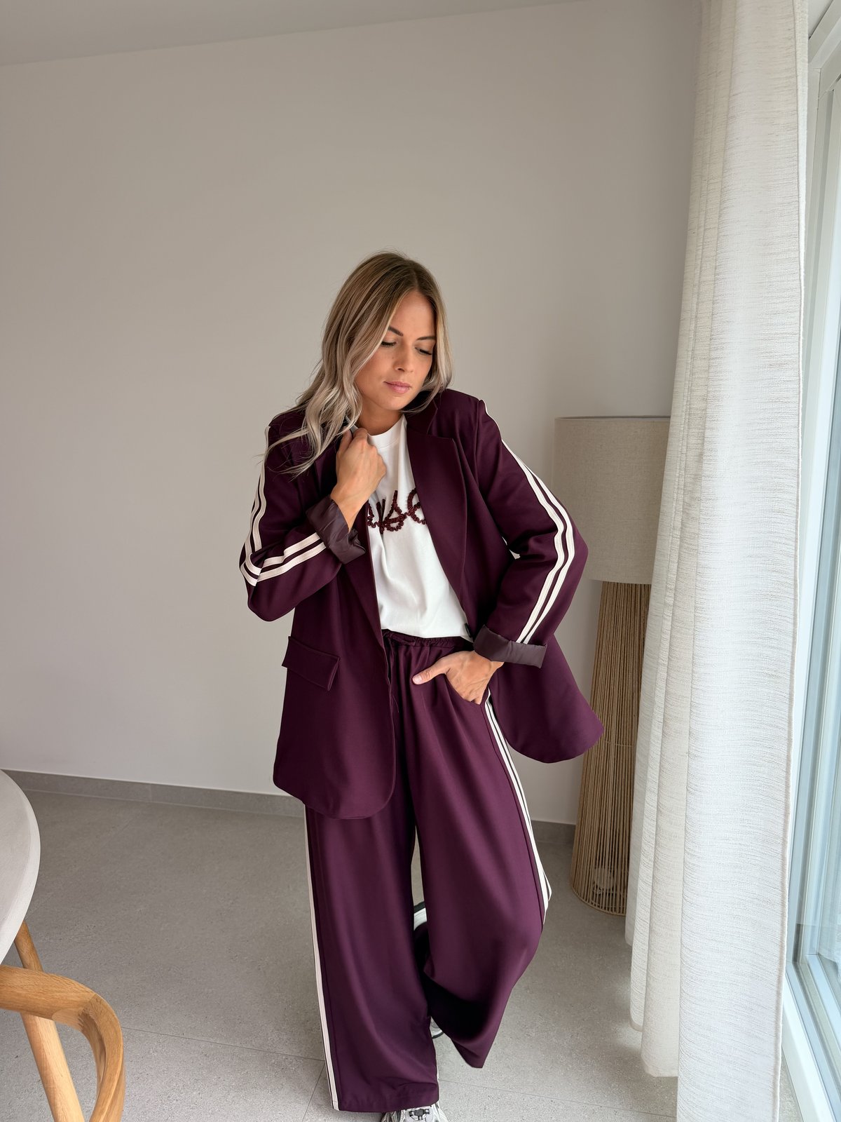 Pantalon blazer prune à bandes